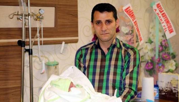 عائلة تركية تطلق اسم “محمد مرسي” على مولودها الجديد