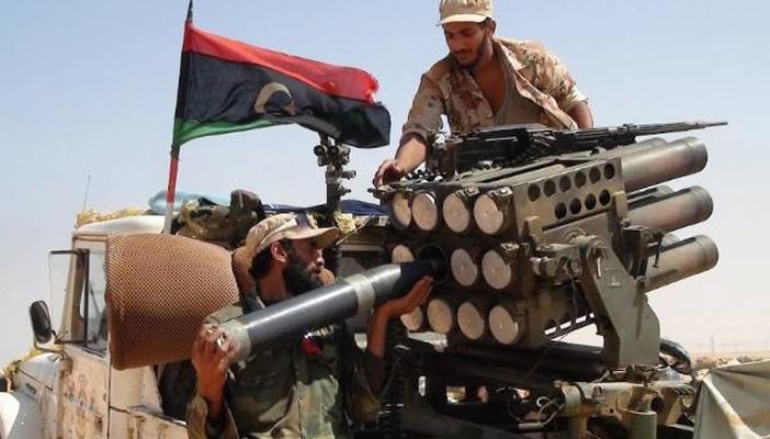 مقتل 5 من قوات الجيش الليبي بقذيفة “مورتر” في بنغازي