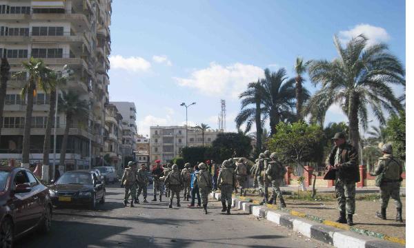 قائد الجيش الثاني يتفقد الأوضاع الأمنية بسيناء ليوم 30 يونيو