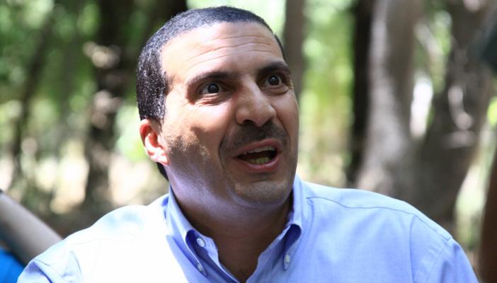 نشطاء: “ويكيليكس” فضحت تمويل عمرو خالد ودعاة العسكر