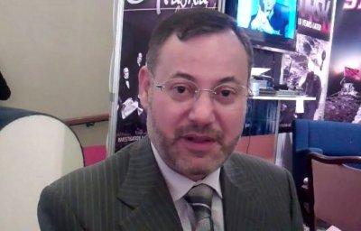 5 أخبار مفبركة عن “منصور” تداولتها الصحف المصرية قبل إخلاء سبيله