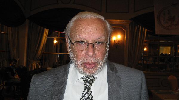 “اسحاق” يحذر: استمرار تجاهل الفساد يعني العودة إلي الخلف