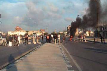 تدخل الشرطة لفض اعتصام سائقي السويس