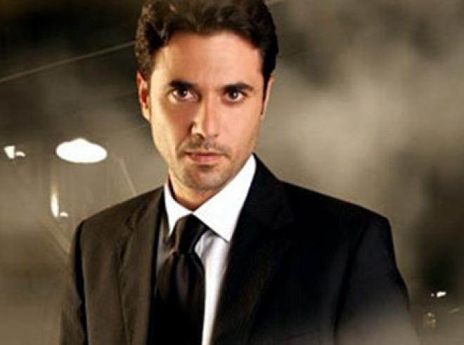 محكمة الأسرة تقضي بإثبات “توأم زينة” للفنان أحمد عز