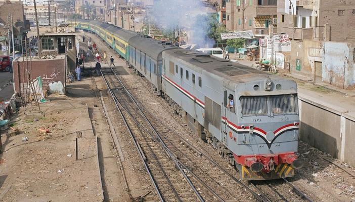 توقف حركة قطارات مصر- الإسكندرية عقب انفجار قنبلة بسكك حديد دمنهور