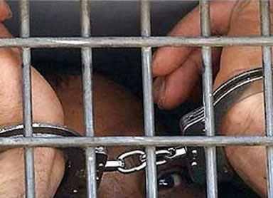 اعتقال مصاب بـ”شلل نصفي” في حملة مداهمات بـ”الفيوم”