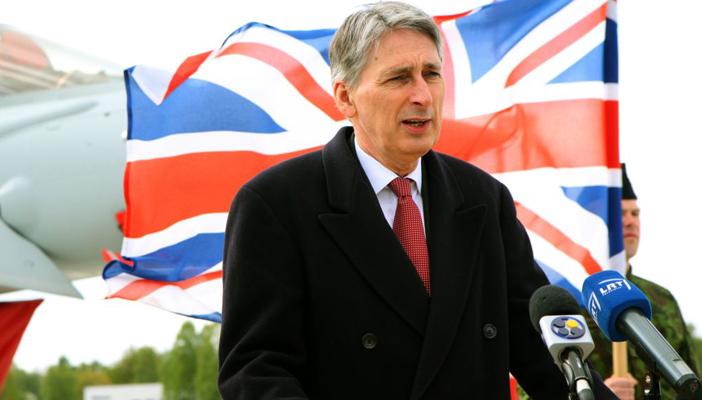 هاموند: خلافات كبيرة بين إيران والدول الكبرى لتقديم تنازلات