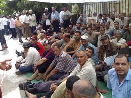 تظاهرة لسائقي المواد الغذائية أمام “الوزراء” للحصول على تأشيرات