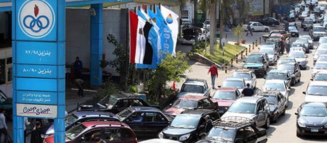 رفع أسعار المواد البترولية | ازدحام أمام المحطات.. وغضب السائقين