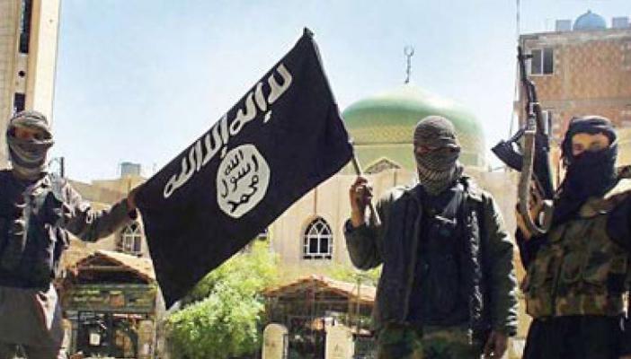 بالفيديو..شاعر فلسطيني يسخر من تهديدات “تنظيم الدولة” لـ حماس