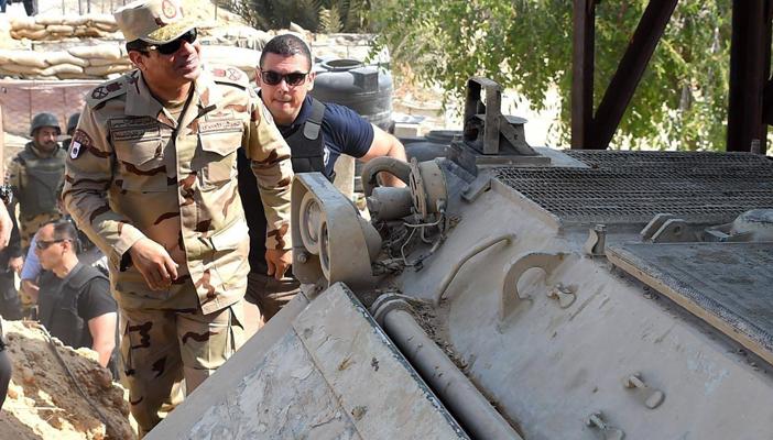 “السيسي” يرتدي الزي العسكري أثناء زيارته لسيناء