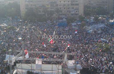 الالاف من مؤيدى الرئيس يتوجهون لوزارة الدفاع