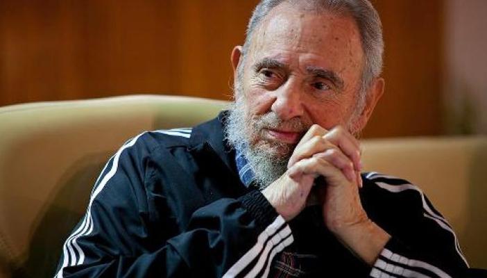 في أول ظهور له.. كاسترو يزور صنّاع الجبن في هافانا