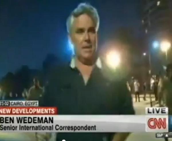 بالفيديو لحظة القبض على صحفي امريكي بجوار ماسبيرو