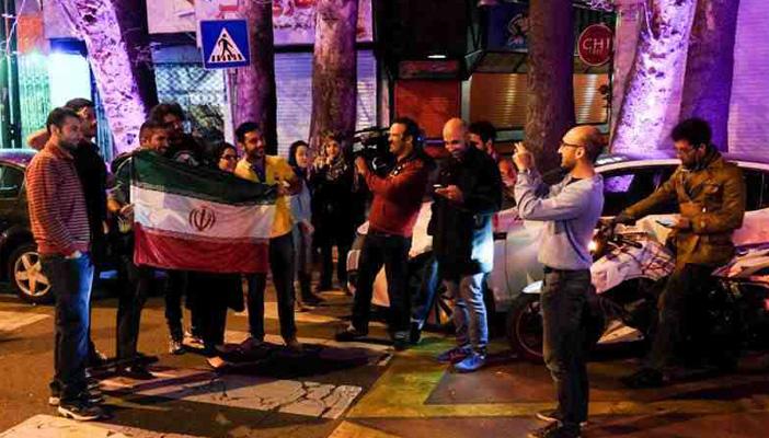 إيران تحظر أي احتفالات شعبية بالاتفاق النووي المرتقب