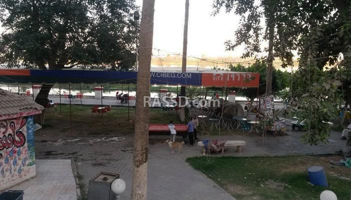 بالصور.. القمامة والحيوانات ضيوف الكورنيش ببني سويف