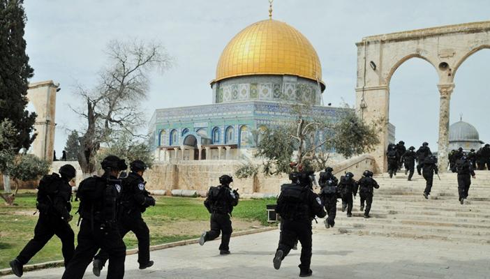 إسرائيل تُوقف اقتحامات المستوطنين لـ”الأقصى” في العشر الأواخر من رمضان