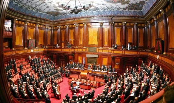 إيطاليا تناقش قانونا لمعاقبة مروجي الأخبار الكاذبة بالسجن والغرامة