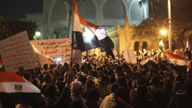 لافتة بالاتحادية تشكر الدول المساهمة بالإنقلاب على مرسي