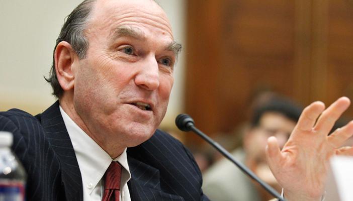 إليوت أبرامز يسخر من دفاع “الزند” عن قانون الإرهاب