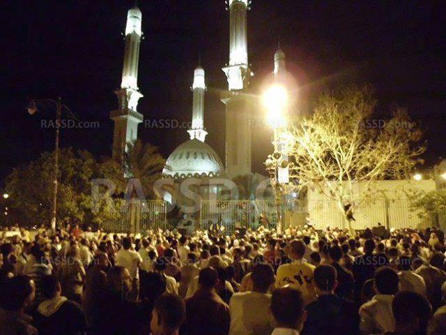 مؤيدو”مرسي” يحتشدون أمام مسجد الصالحين بالإسماعيلية