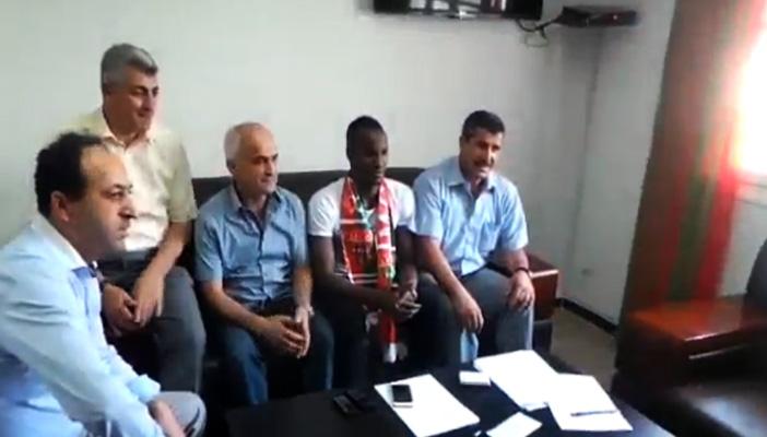 رسميا.. مهاجم الأهلي ينضم لمولودية الجزائر