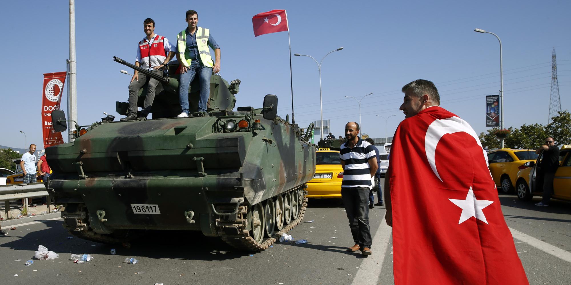 على رأسها مصر.. 4 دول من مصلحتها نجاح الانقلاب في تركيا