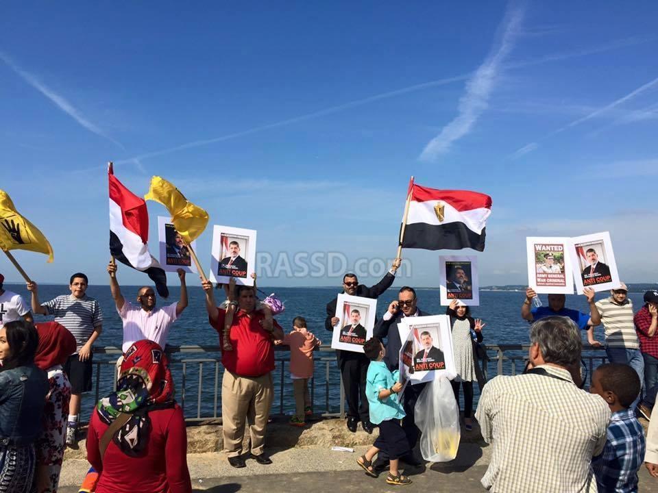 بالصور.. تظاهرة بنيويورك تنديدًا بمقتل 6 على يد الداخلية صباح اليوم