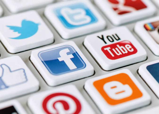 مواقع التواصل تشهد نشاطا كبيرًا بين المسلمين في تبادل تهاني العيد