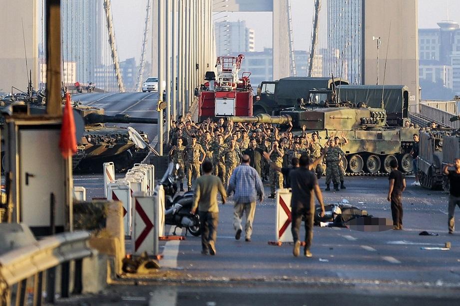 لماذا فشل الانقلاب في تركيا؟