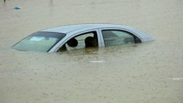 مصرع شخص وإصابة 2 آخرين إثر انقلاب سيارة في ترعة بكفرالشيخ