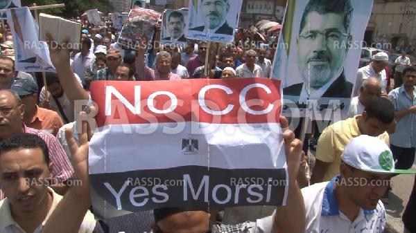 المئات يتظاهرون في شبرا رفضا للانقلاب