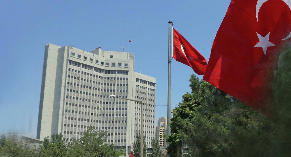 السلطات التركية تطالب 1577 عميد كلية بتقديم استقالتهم
