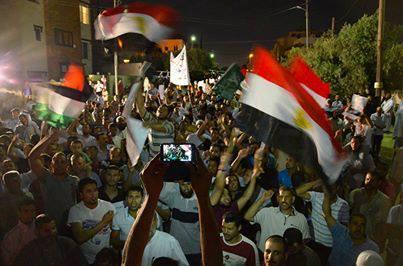 آلاف الأردنيين يهتفون “قتلوا أخوانا غدر ..في صلاة الفجر”