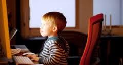 مستخدمو الإنترنت يعيدون لطفل بصره