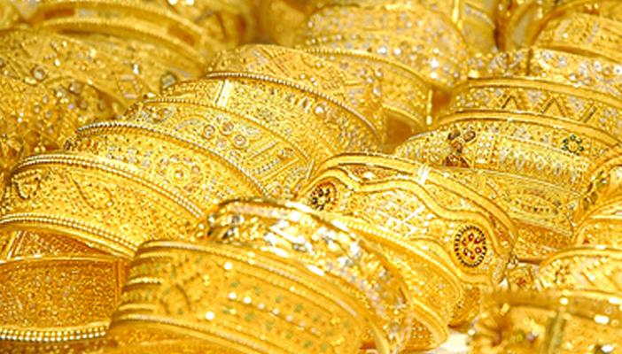 تراجع أسعار الذهب.. استقرار العملات.. ثبات مواد البناء