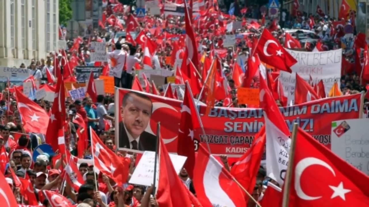 الجارديان: انضمام تركيا إلى دول الاتحاد الأوروبي أصبح أبعد من ذي قبل