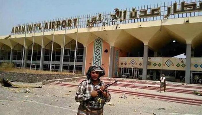 قائد البحرية الملكية السعودية يصل عدن في زيارة مفاجئة