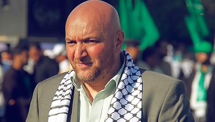 “حمامي” لـ “خلفان”: أقصي مايصل نظركم .. رؤية  نعل أصغر مقاوم في فلسطين