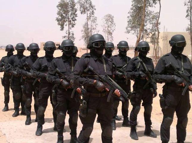 أفراد من الفرقة 777 يتواجدون داخل المترو لتأمينه