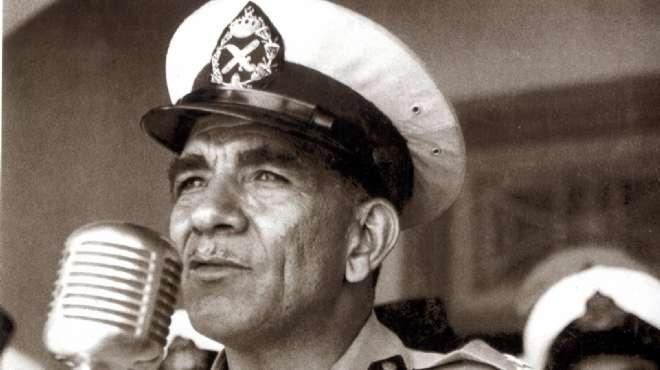 خبراء: عزل محمد نجيب بداية حكم العسكر.. والكشف عن رسائل جديدة له