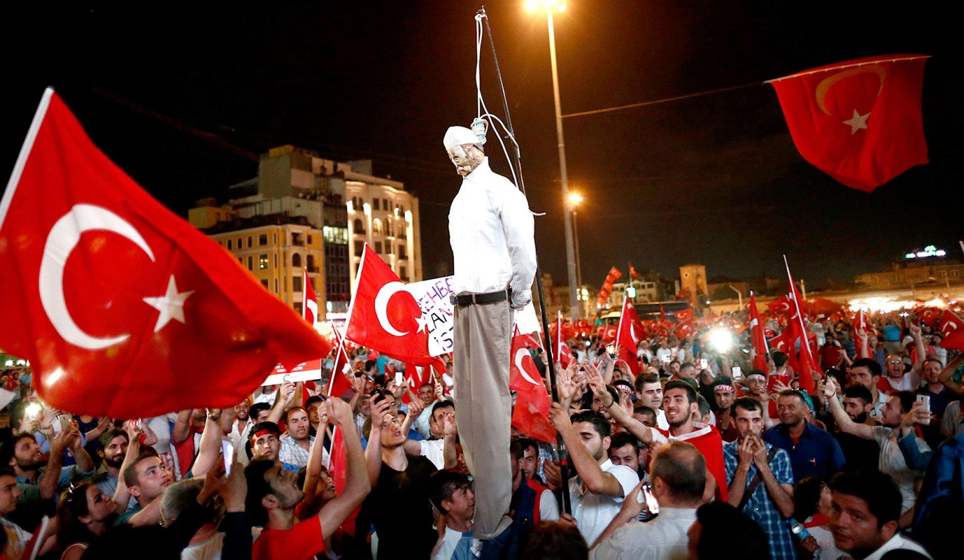 بيوتهم كبيوت العنكبوت ويضربون تركيا بحجارة من سجيل!