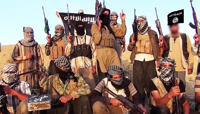 “تنظيم الدولة” يحفر خنادق جديدة بمحاذاة الحدود التركية