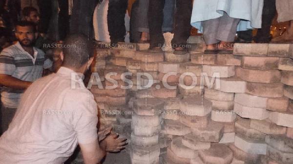 أسوار طوبية حول ميدان رابعة لصد محاولات الاعتداء من البلطجية