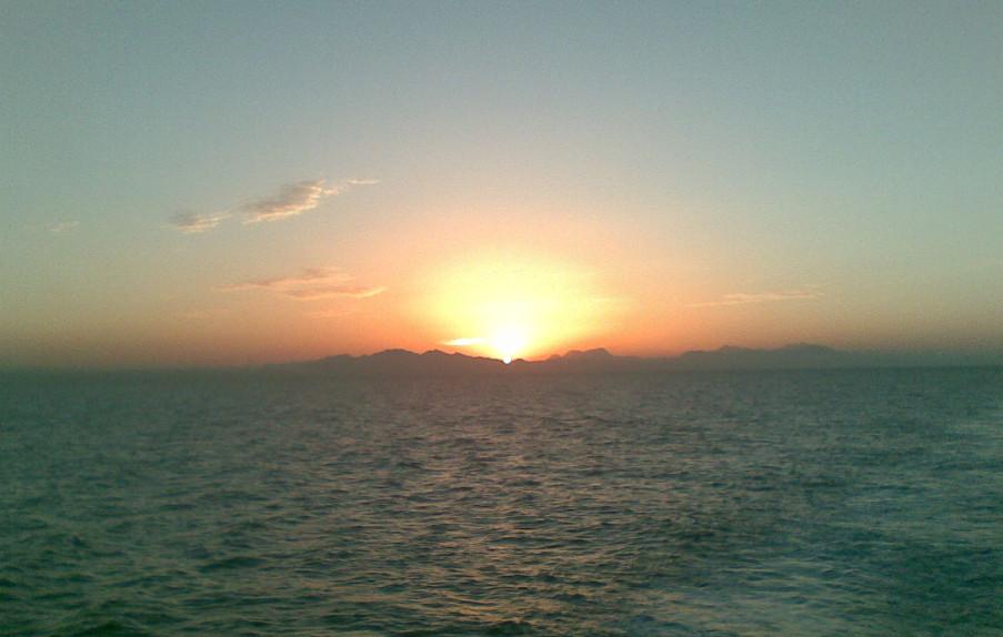 الأرصاد: طقس حار رطب على الوجه البحري.. القاهرة 36.. أسوان 43