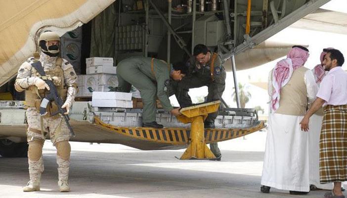 سفينة سعودية وطائرة إماراتية للمساعدات تصلان اليمن