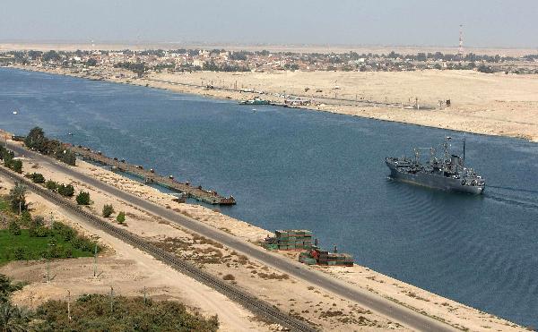 أنباء عن انفجار بالقرب من المجرى الملاحي لقناة السويس