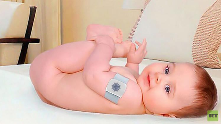 روسيا: اختراع “سوار ذكي” يوقظ الوالدين عند ارتفاع حرارة الطفل