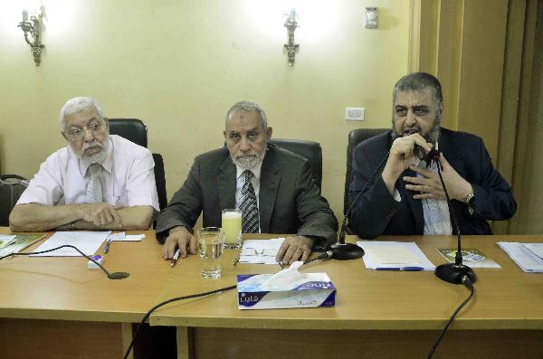 “حنا”.. مستشار الكنيسة لنهب أموال “الإخوان”