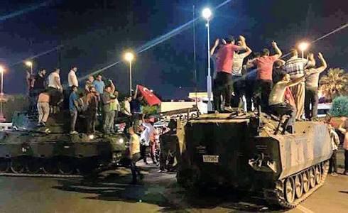 “توفنكجى”: الانقلاب الفاشل كلف الاقتصاد التركي 90 مليار يورو خسائر